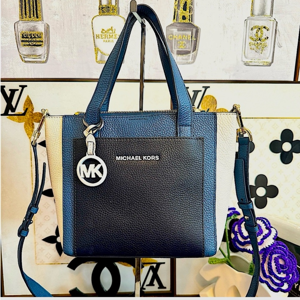 Michael Michael Kors NWOT GEMMA COLORBLOCKED TOTE blue,black and white